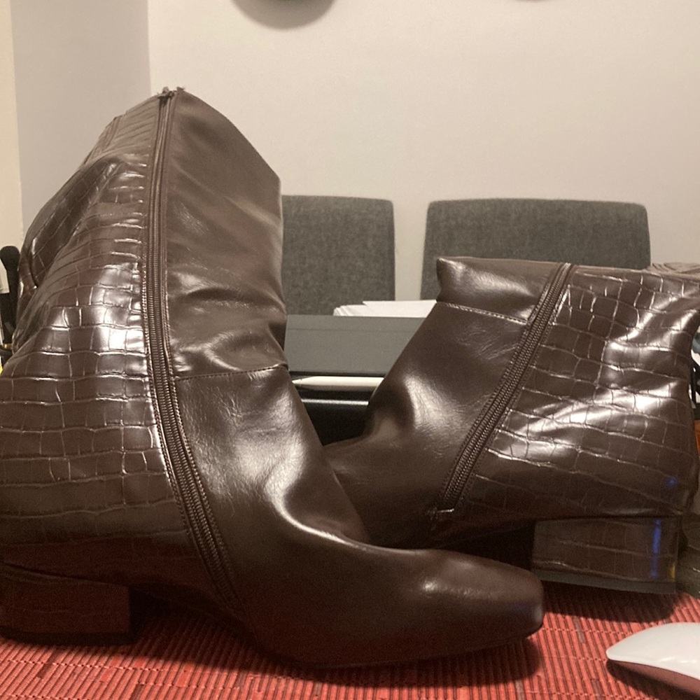 Beautiful Chocolate Brown Boot
